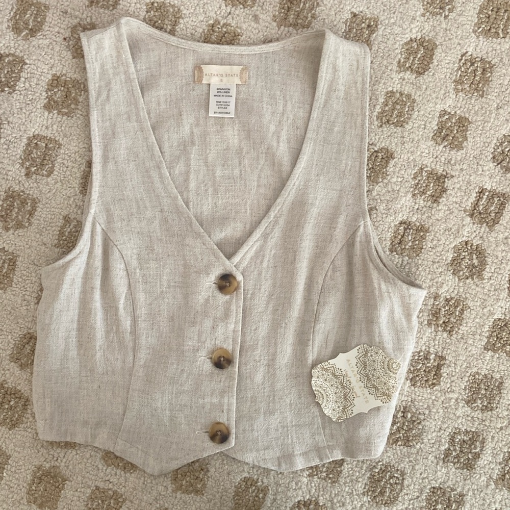 NWT Altar’d State small cropped sleeveless vest top - Picture 1 of 5